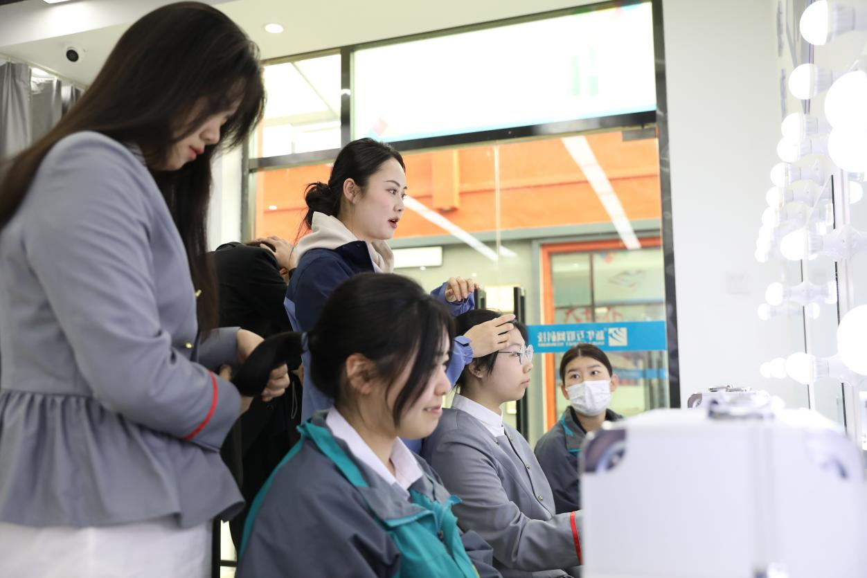 �������A��X�W(xu��)У��ô����ÿһ�Ì�(sh��)��(zh��n)��(sh��)Ӗ(x��n)�n׌���܌W(xu��)�ø�����(sh��)