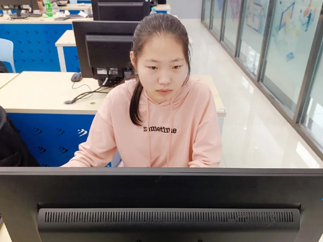 �������� | ���责��˵�һ��������(hu��)��������ķ���һ·ǰ�У�