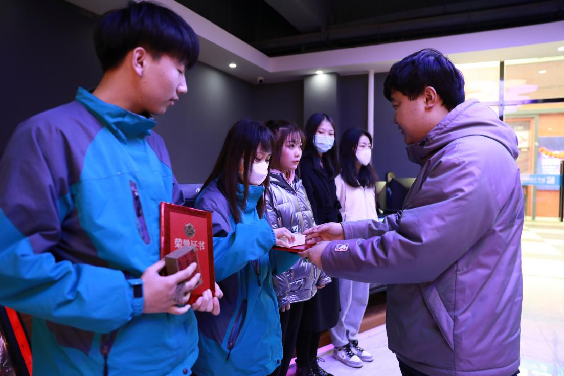 �����ߘsҫ���Ϡ�(zh��ng)��ِ���A�M�չ�