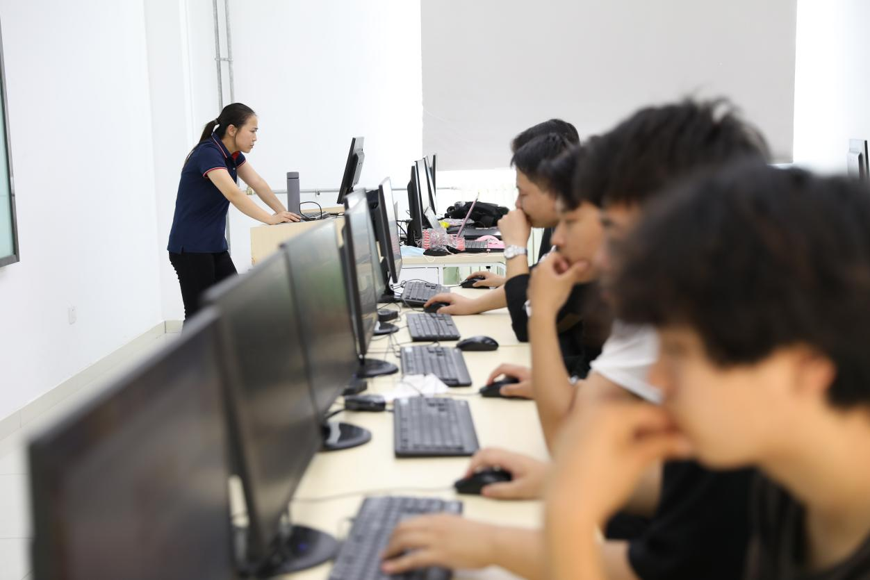 �x��Ӌ(j��)��C(j��)��Ӗ(x��n)�W(xu��)У���������A��ó��Ю��I(y��)����A