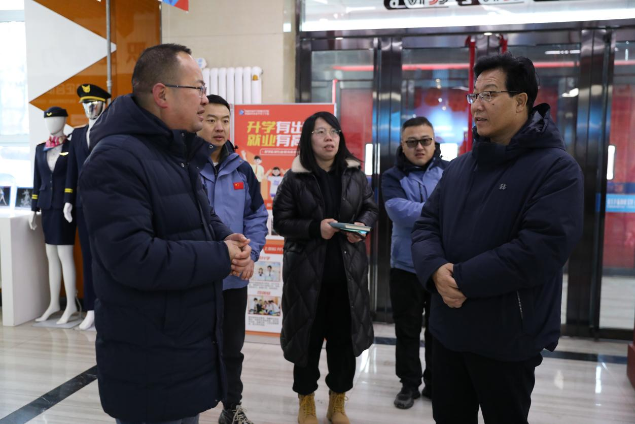 У�@��ȫ�б��ϡ�����d�I(l��ng)��(d��o)�W�R��У�_(k��i)չ��ȫ�z��ָ��(d��o)����