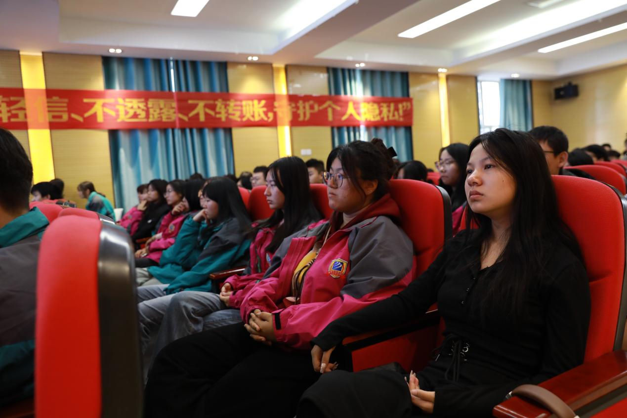 ���p��ـ�����oУ�@ƽ��·�����������A�_չ���p��ـ���}�v��