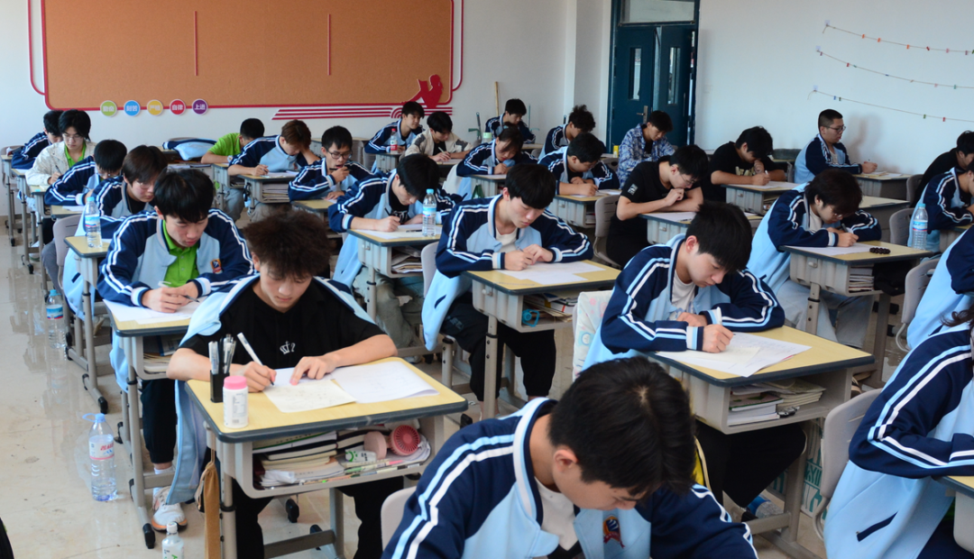 ���У��_(k��i)�����k��W(xu��)�����̣��������A�����ϰ�