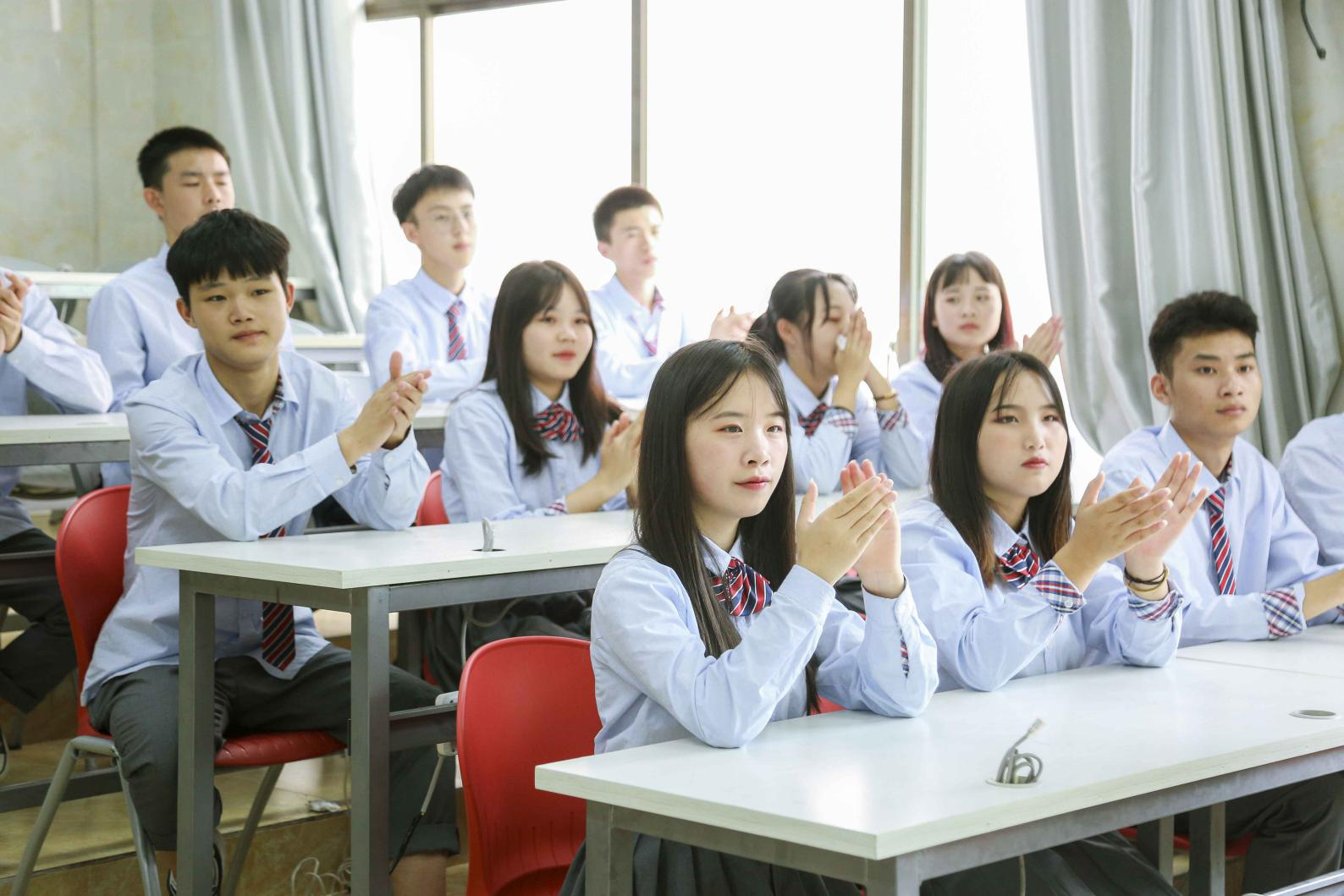 ����@��У�x���I(y��)��������У�҂���ͬ���]���A��